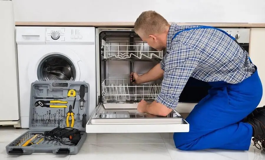Kocaali Termodinamik servisi teknisyen ekibi beyaz eşya tamiri yaparken